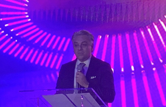 루카 데 메오 르노그룹 회장이 11일 서울 강남구 청담동 앤헤이븐에서 발표를 하고 있다. 장우진 기자